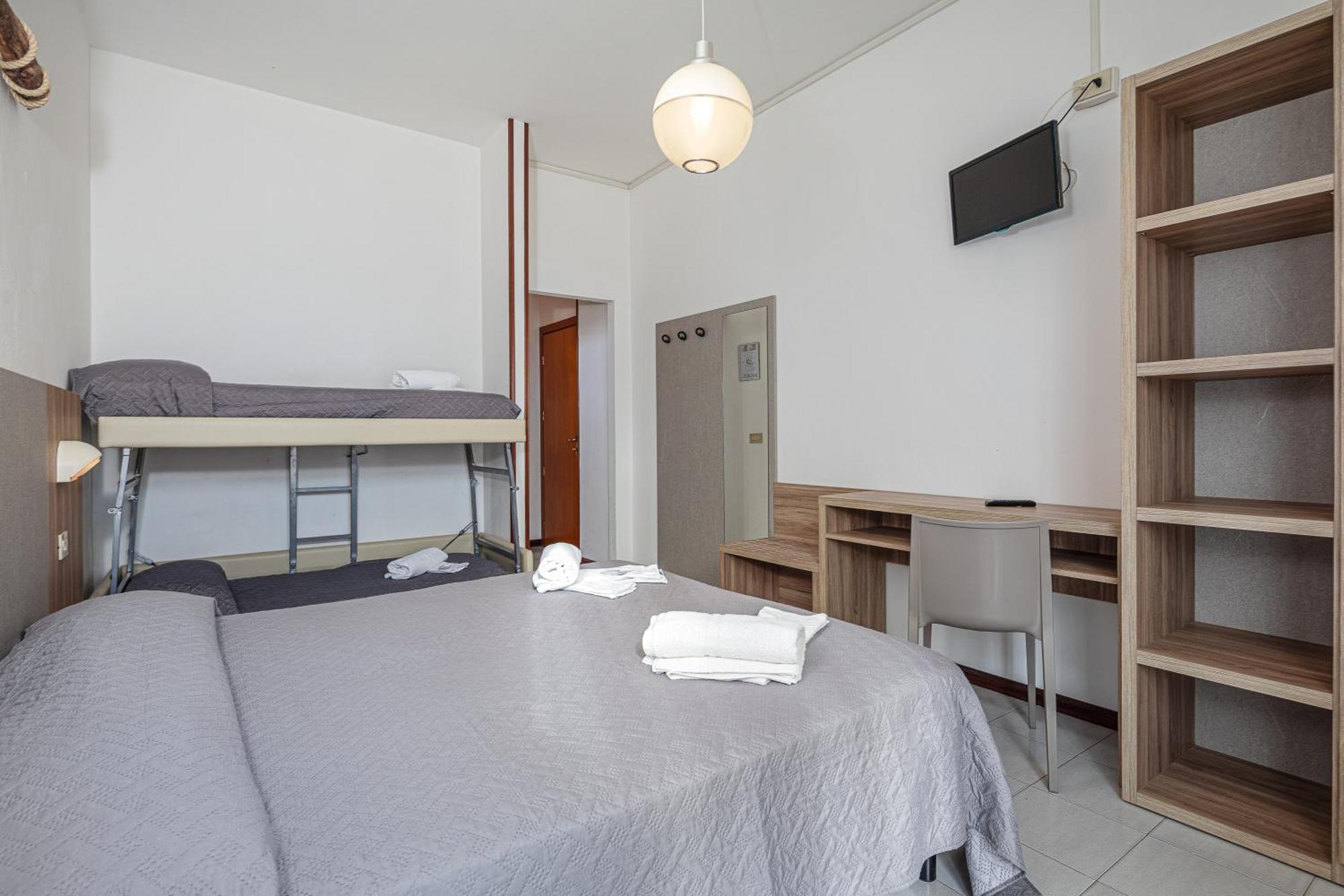 Hotel Astrid Cervia Dış mekan fotoğraf