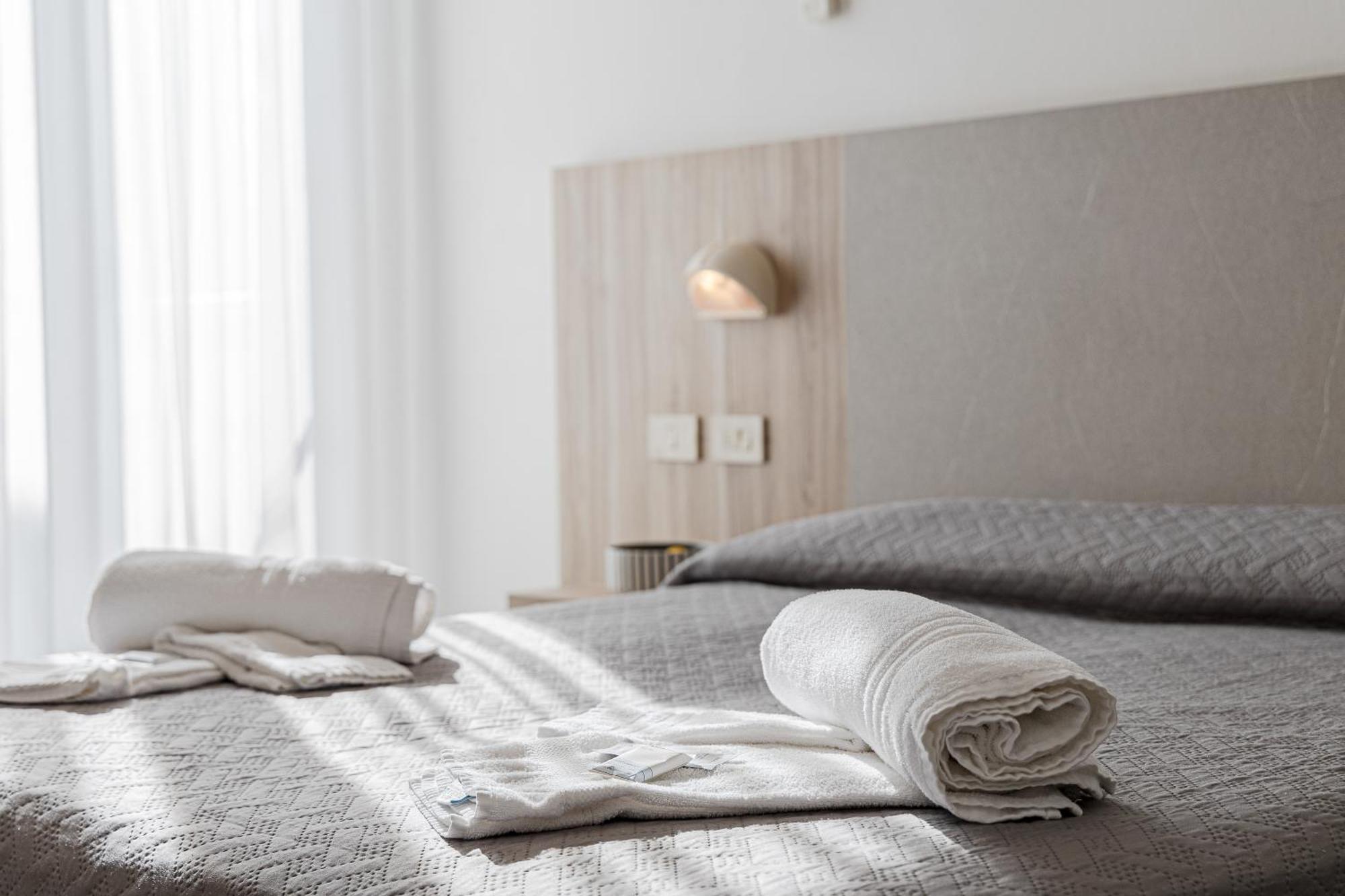 Hotel Astrid Cervia Dış mekan fotoğraf