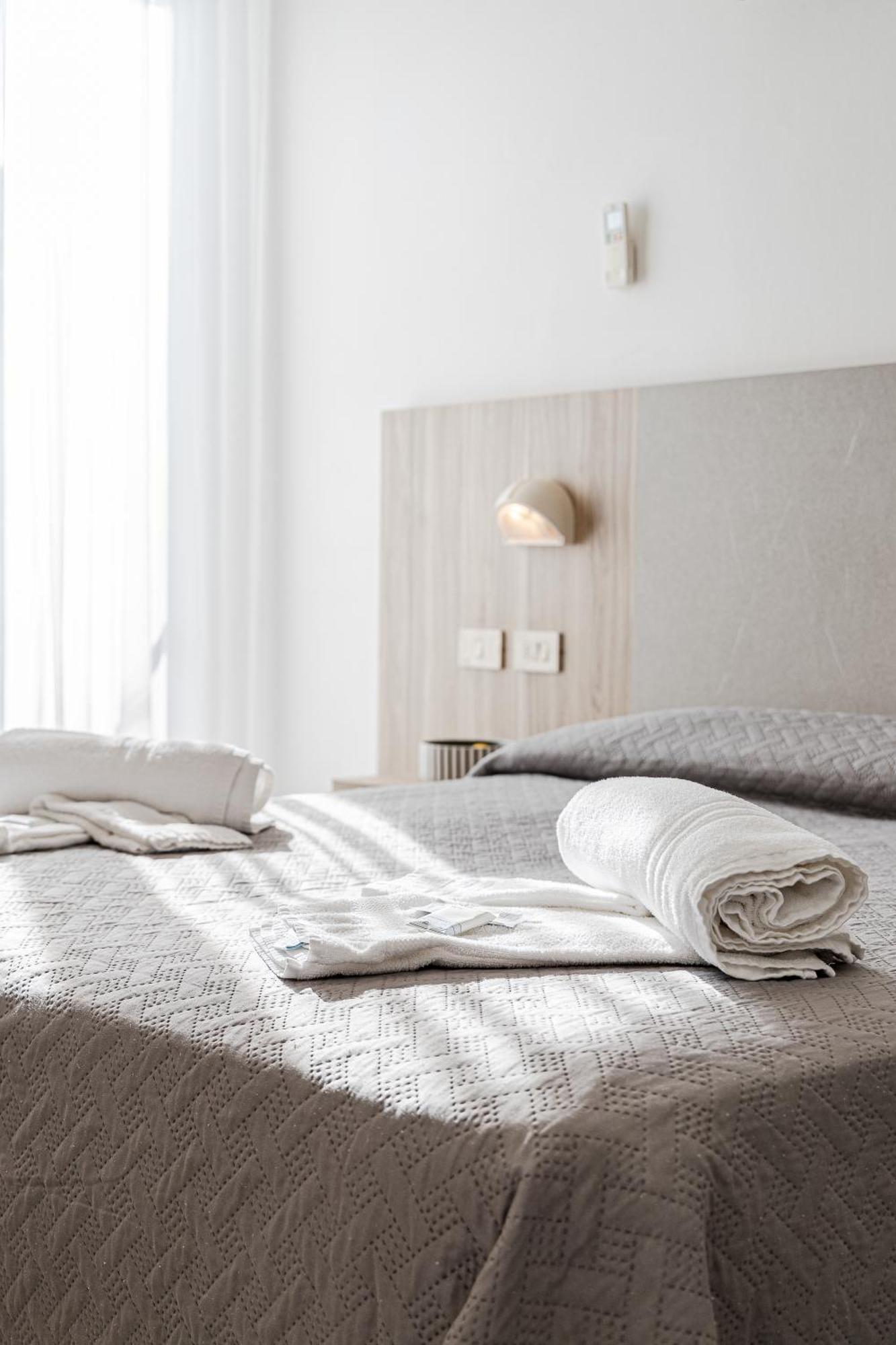 Hotel Astrid Cervia Dış mekan fotoğraf