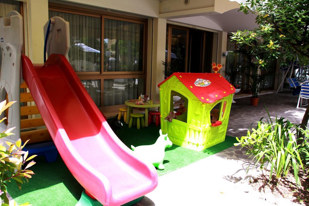 Hotel Astrid Cervia Dış mekan fotoğraf