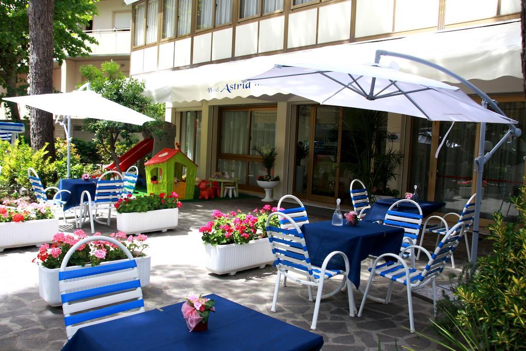 Hotel Astrid Cervia Dış mekan fotoğraf
