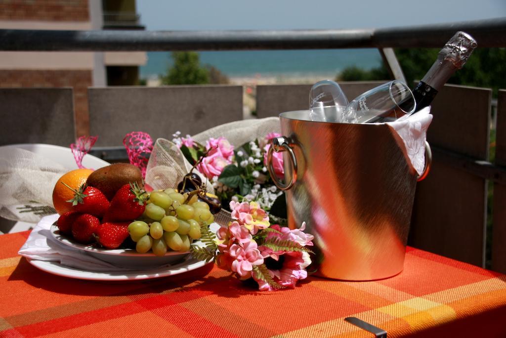 Hotel Astrid Cervia Dış mekan fotoğraf