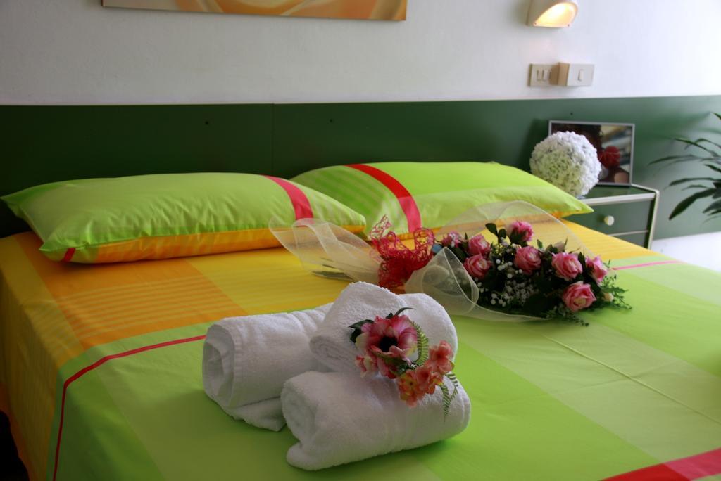 Hotel Astrid Cervia Dış mekan fotoğraf