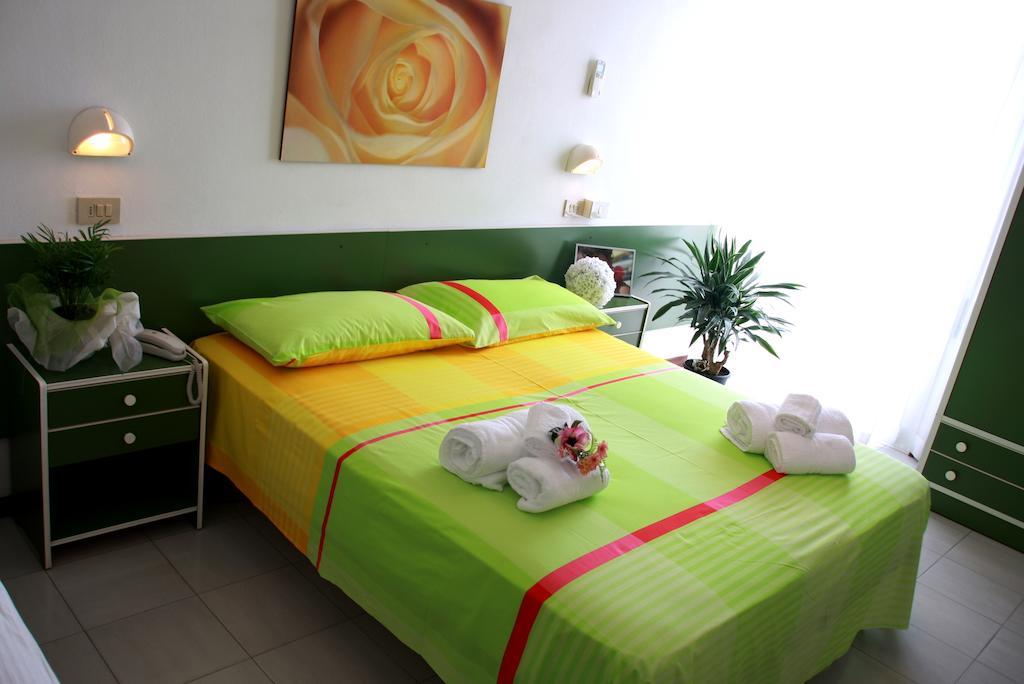 Hotel Astrid Cervia Dış mekan fotoğraf