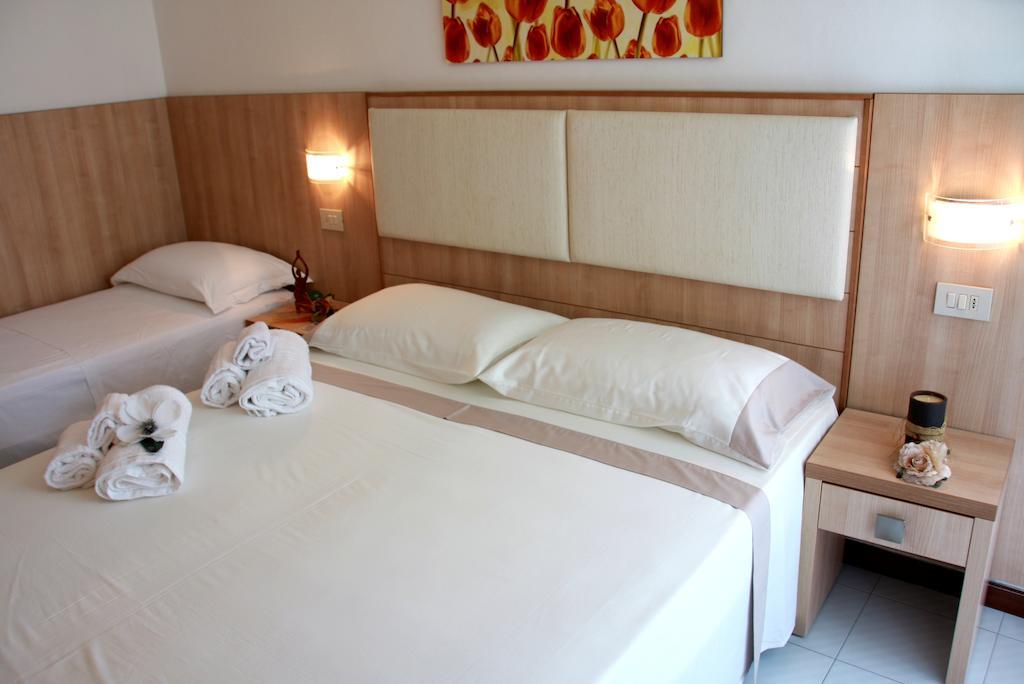 Hotel Astrid Cervia Dış mekan fotoğraf