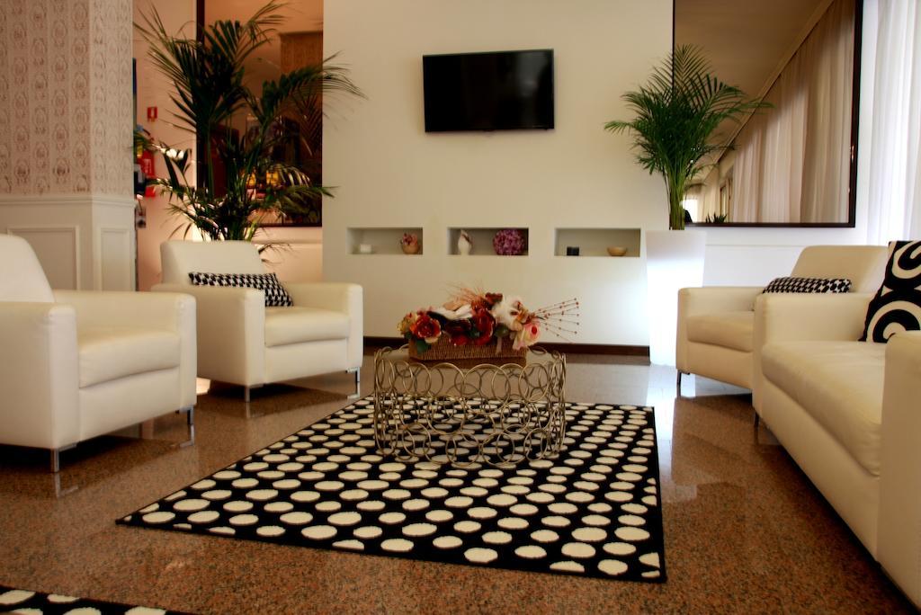 Hotel Astrid Cervia Dış mekan fotoğraf