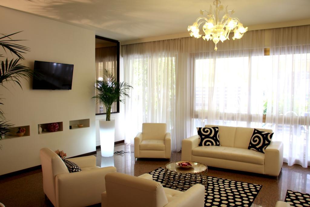 Hotel Astrid Cervia Dış mekan fotoğraf