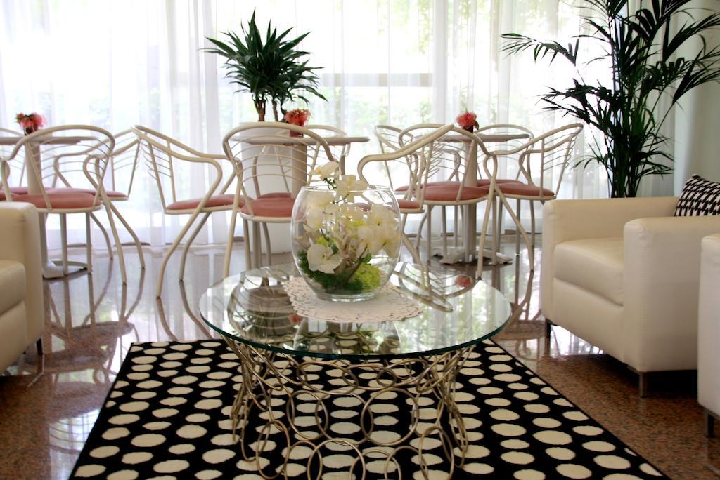 Hotel Astrid Cervia Dış mekan fotoğraf